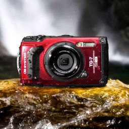 Olympus OM System Tough TG7 | Red